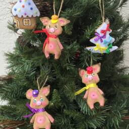 Set Of 5 Christmas Textile Ornaments Hand Painted Ginger Bread Scent Decor The Three Little Pigs Holiday Tree Ornament One A Kind Ready - thumbnail 2