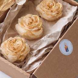 Scented Rose Candles Hand-Carved Gold Glitter Decor - thumbnail 2