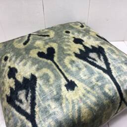 20x20 Handwoven Silk Ikat Pillow Cover - thumbnail 4