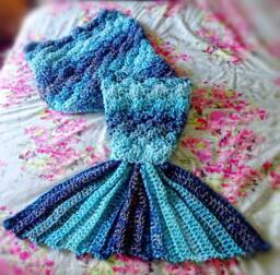 Handmade Crochet Mermaid Tail Blanket - Chunky Snuggle Sack - thumbnail 1