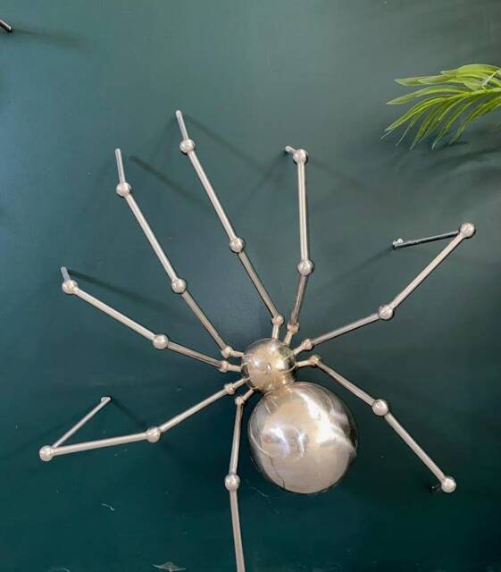 Niches Unique Quirky 3D Chrome/Silver Spider Wall Art Stainless Steel 85cm - image 1