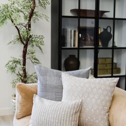 Last Chance ~ Neutral Floral Pillow Cover 24x24, Ivory Throw Pillow, Cream White Cover, Couch Pillows -- Thaisa - thumbnail 2