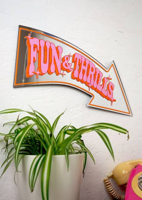 Retro Fun & Thrills Arrow Mirror - image 1