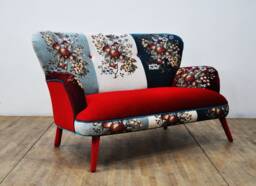 Gobelin Sofa - Fuchsia Dream