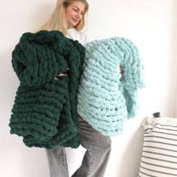 Blanket Throw Chenille Chunky Knit - thumbnail 2