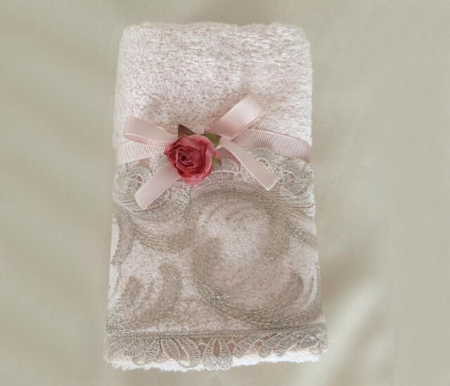 Lace Towel Set - image 1