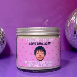 Louis Scented Soy Wax Candle 9Oz Fandom Gift - thumbnail 2
