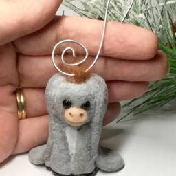 Ooak Nestor The Long Eared Donkey Ornament By Aaron Matthies - Light Gray - thumbnail 3