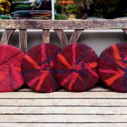 Handfelted Seat Cushion Abstract, Red - thumbnail 3