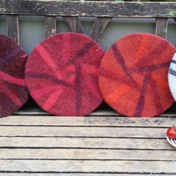 Handfelted Seat Cushion Abstract, Red - thumbnail 2