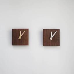 Framoku Mid Century Wall Clock Square Solid Walnut Wood - thumbnail 2