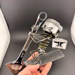 Handy Man Sculpture - thumbnail 4