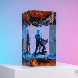 Leon Kennedy Resin Lamp- Fanmade Resident Evil Gaming Collectible Display - Handcrafted Epoxy Night Light Gift For Action Fan - thumbnail 2