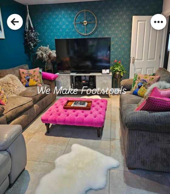 Chesterfield Footstool/Coffee Table Pouffe - image 1