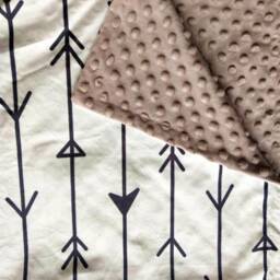Personalized Minky Baby Blanket, Arrow Design, Newborn Gift - thumbnail 3