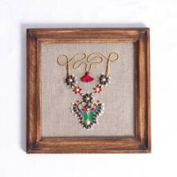 Necklace Royal Indian Jewellery Wall Art, Embroidery & Applique in Hoop Or Wooden Frame - thumbnail 2
