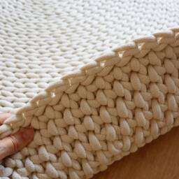 Chunky Creamy White Round Rug, Thick & Soft Carpet For Bedroom, Unusual Decoration Interior Design, Aesthetic Living Room Accent - thumbnail 4