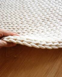 Chunky Creamy White Round Rug, Thick & Soft Carpet For Bedroom, Unusual Decoration Interior Design, Aesthetic Living Room Accent