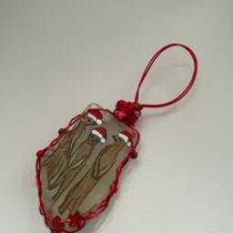 Hand-Painted Sea Glass Christmas Ornament Santa Hat Meerkats - thumbnail 4