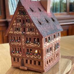 Midene Ceramic House Tealight Holder Collectible Miniature Replica Of The Historic Hotel Deutsches Haus in Dinkelsb??hl - thumbnail 2