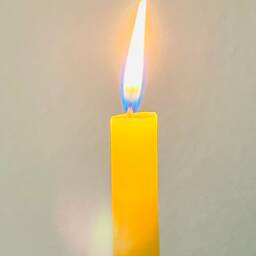 Set Of Three - x3 Sandalwood Beeswax Tapered Pillar Candles With Hemp Wick - thumbnail 4