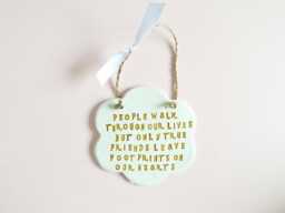 True Friends Sentiment Quote Plaque Thoughtful Farewell Phrase Sign Meaningful Friendship Gift - thumbnail 1