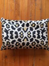 Leopard Ikat Velvet Pillow Handwoven Uzbek Silk Cushion - thumbnail 1