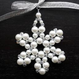 Modern Christmas Tree Ornament Large White Pearl Beaded Snowflake Crystal Star Folk Christmas Decor Holiday Decoration - thumbnail 2