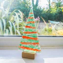 Large Glass Christmas Tree Red Green 22cm - 8 1/2 - thumbnail 3