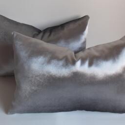 Set Of 2 Silver Velvet Lumbar Pillow Covers - thumbnail 3