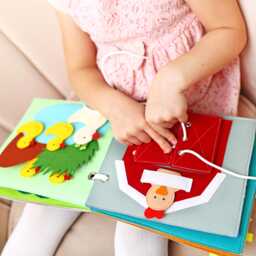 Handmade Felt Quiet Book Interactive Waldorf Toy For Toddlers - thumbnail 1