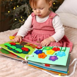 Handmade Felt Quiet Book Interactive Waldorf Toy For Toddlers - thumbnail 3