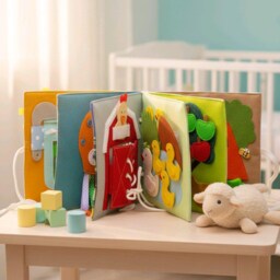 Handmade Felt Quiet Book Interactive Waldorf Toy For Toddlers - thumbnail 4