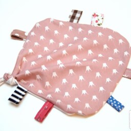 Cuddly Blanket, Comfort Cuddly Blanket For Girls Or Boys in Pink/Blue/Green With Crowns - thumbnail 2