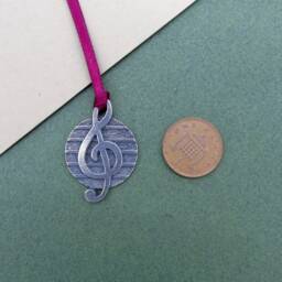 Treble Clef Hanging Decoration - Ornament Christmas Gift Music Lover Lucky Charm Musical Instrument - thumbnail 3