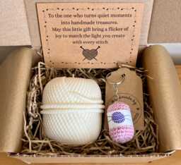 Knitting Gift Set, Handmade Wool Ball Candle & One Yarn Keychain - For Knitter Lover Yarn - thumbnail 1