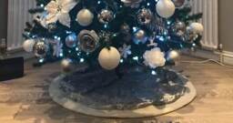 Crushed Velvet Xmas Tree Skirt - thumbnail 1