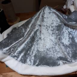 Crushed Velvet Xmas Tree Skirt - thumbnail 2