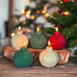 Large Christmas Ball Scented Candle, Christmas Ornaments, Festive Candle Gift, Winter Home Decor, Xmas Gift For Her, Stocking Filler, Red Green - thumbnail 4