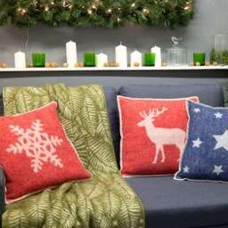 Red Snowflake Cushion Cover - Pure Wool Reversible Pillowcase 45 X 45cm/ 18 18 - thumbnail 3