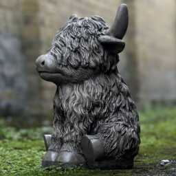 Concrete Highland Cow Garden Statue Stone Sitting Sculpture Garden Decoration Outdoor Animal Ornament Highland Lover Gift - thumbnail 2