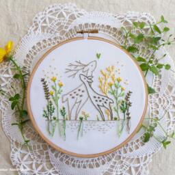 Love Story - Christmas Craft, Modern Hand Embroidery, Embroidery Kit, Gift For Kid, Green Dear Wall Decor - thumbnail 3