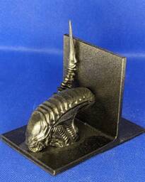 Alien Bookend Xenomorph H.r. Giger Inspired Handmade Resin 3D Print Decoration Biomechanics Robotics - thumbnail 1