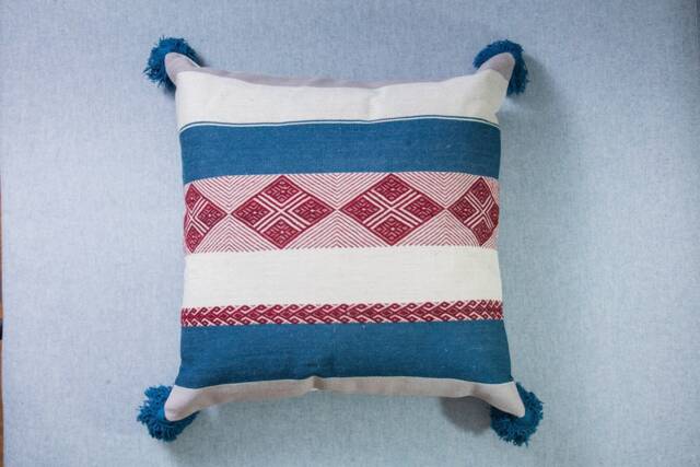 Sawna L, Handmade Peruvian Wool Pillow Cover Artisan Woven Cushion - 50x50cm - image 1