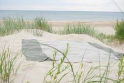 Color Block Beach Blanket Made Of Softened Linen - thumbnail 1