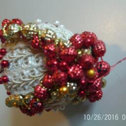 Small Hand Wrapped Handmade Beaded Red & Cream Original Shatterproof Christmas Ornament - thumbnail 3