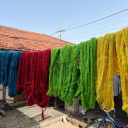 Handwoven Red & White Wool Shawl/Throw/Blanket From Kutch, Gujarat - thumbnail 4