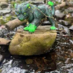 Emerald Jewelled Panther 3D Printed Figure 20cm X 9cm 8cm - thumbnail 3