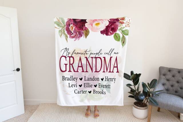 Christmas Gift For Mom, Grandma & Mom Present, My Favorite People From Kids Wife, Grandparent Blanket - image 1
