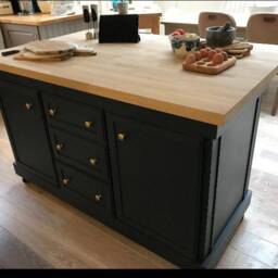 Aylesbury Custom Kitchen Island With Oak Or Pine Top, Choice Of Color - thumbnail 2